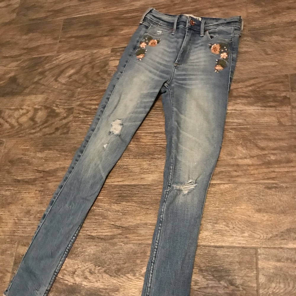 Abercrombie & Fitch women’s jeans embroidered 00